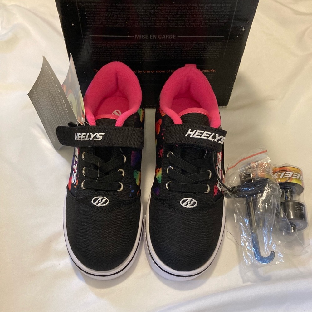 Heelys Black Rainbow 🌈 Wheeled shoe